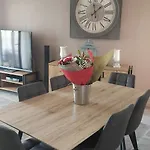 Appartement Double Terrasse Et Piscine