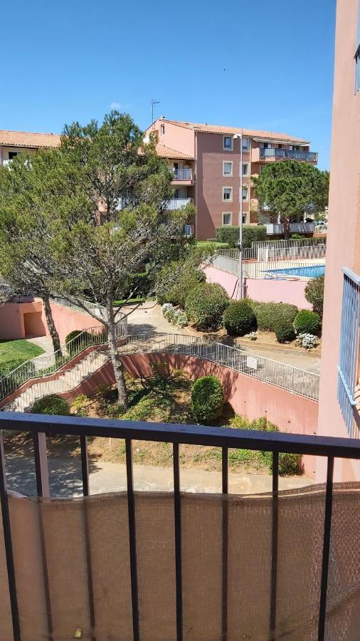 Double Terrasse Et Piscine *